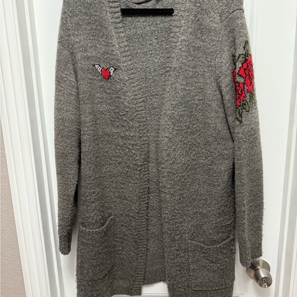 Torrid Fluffy Gray Open Front Cardigan with Skull and Roses - Picture 1 of 9